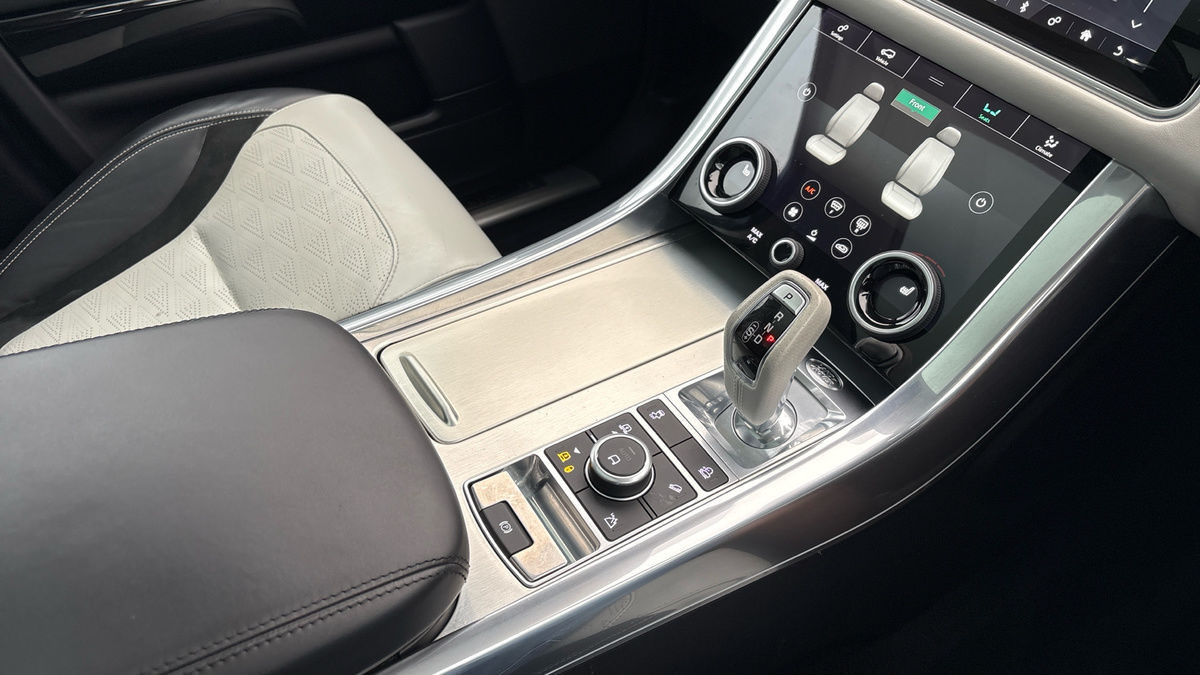 Land Rover Range Rover Sport Image 18