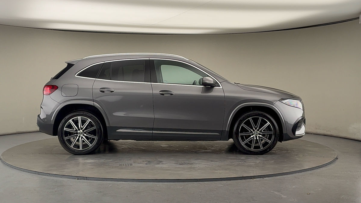 Mercedes-Benz EQA Image 16