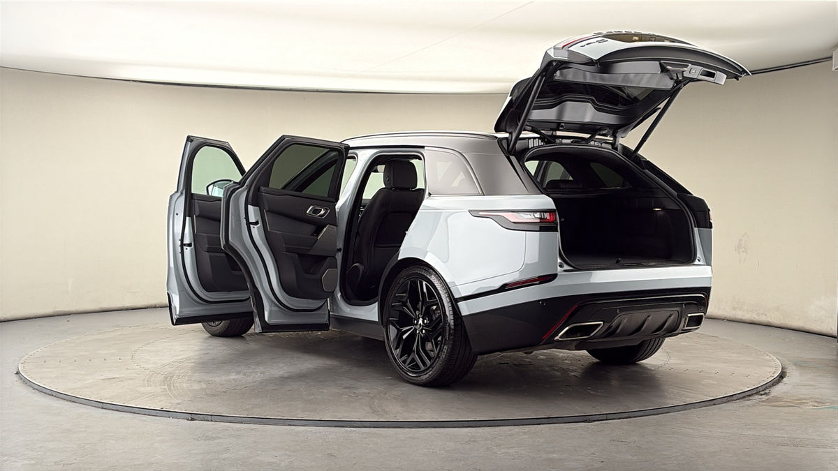 Land Rover Range Rover Velar Image 23