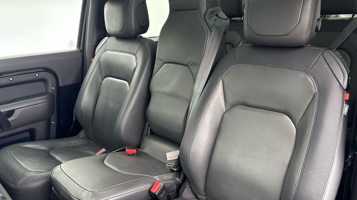 Land Rover Defender 90 Urban Image 7