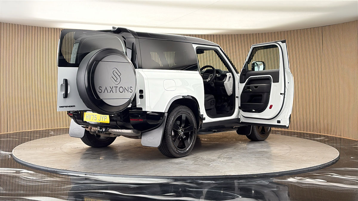 More views of Land Rover Defender 90