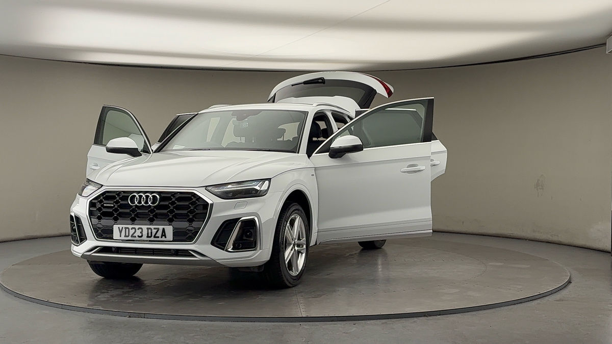 More views of Audi Q5