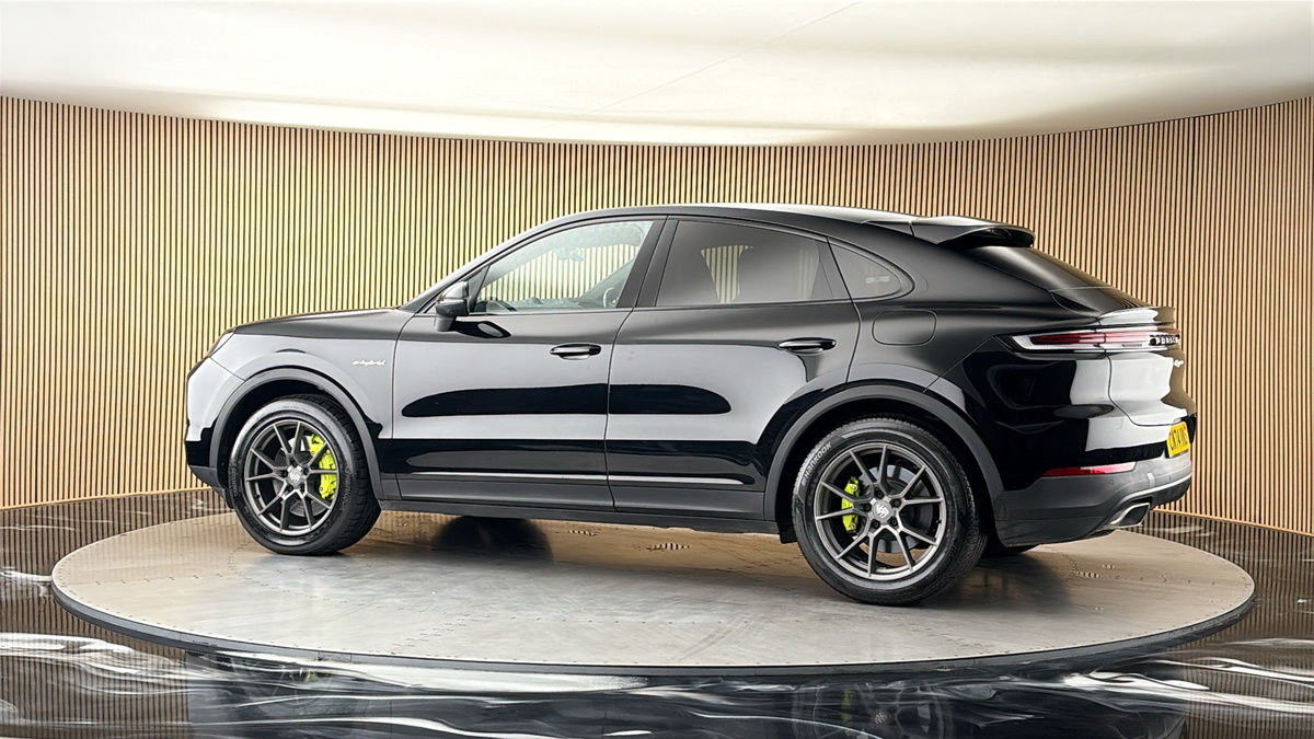 More views of Porsche Cayenne
