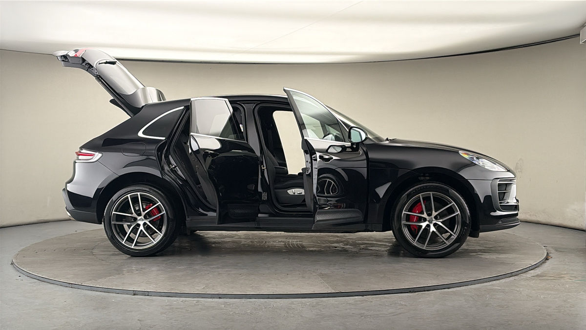 More views of Porsche Macan