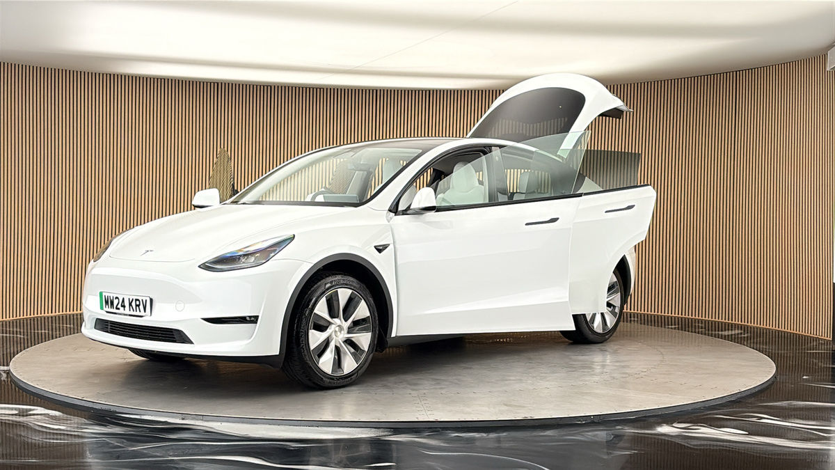 Tesla Model Y Image 22