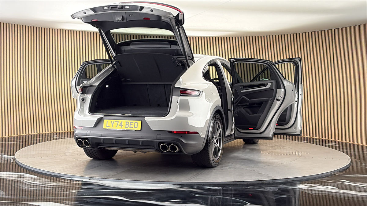 More views of Porsche Cayenne