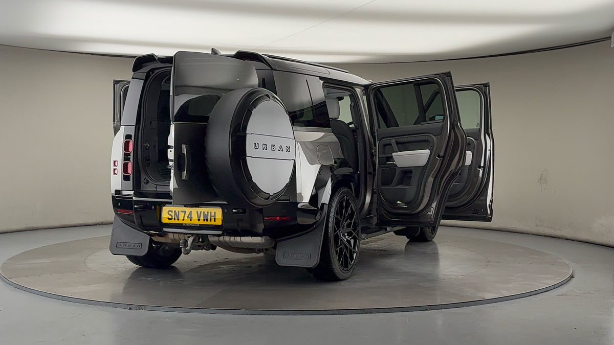 More views of Land Rover Defender 110