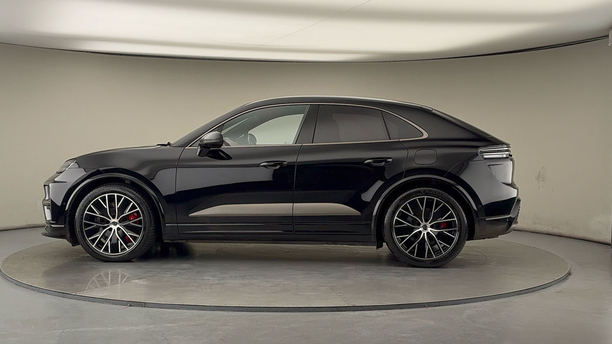 More views of Porsche Macan