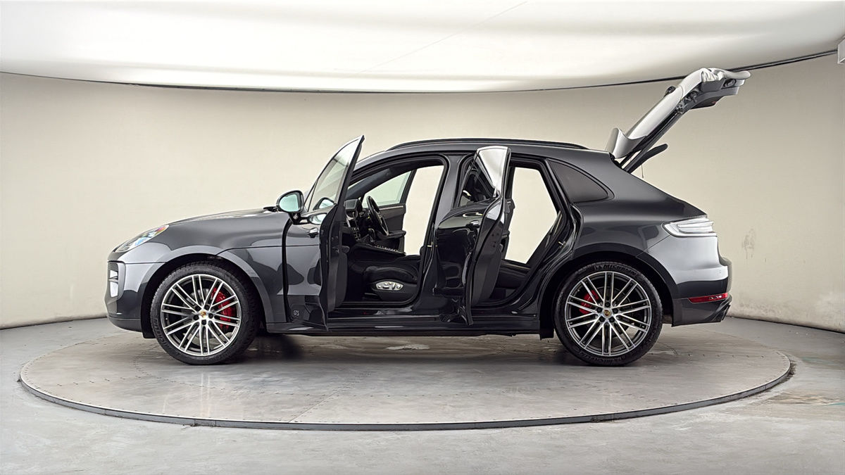 More views of Porsche Macan