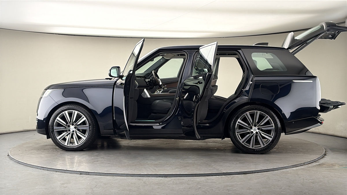 More views of Land Rover Range Rover