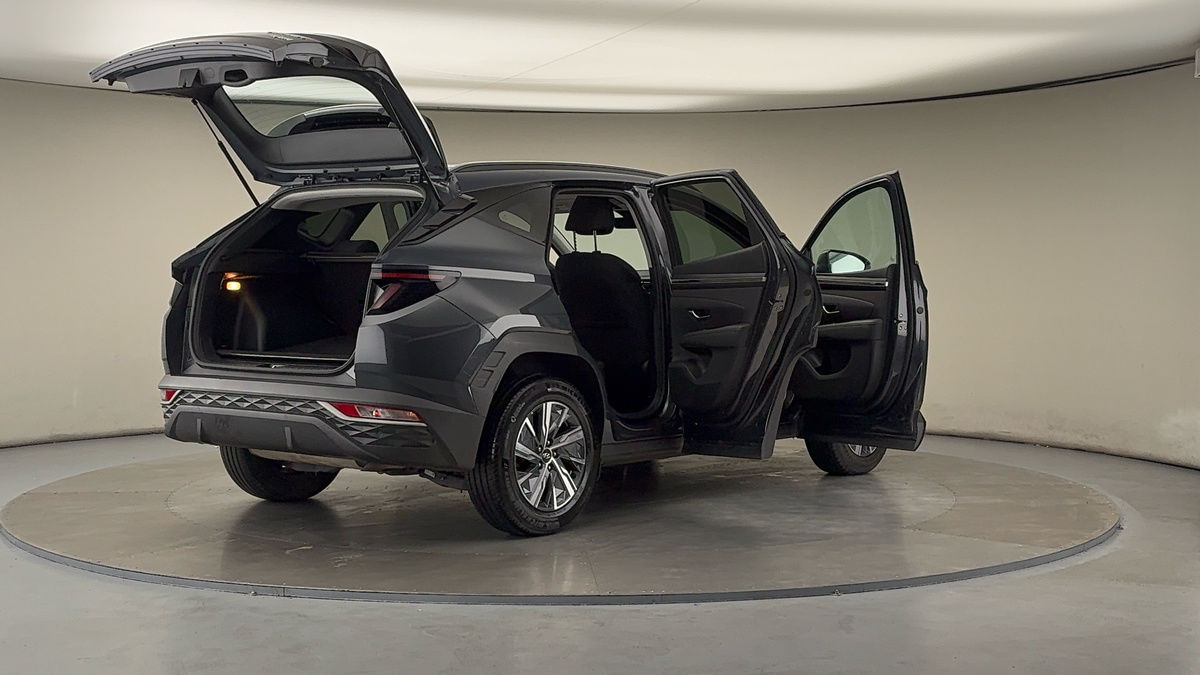 More views of Hyundai TUCSON