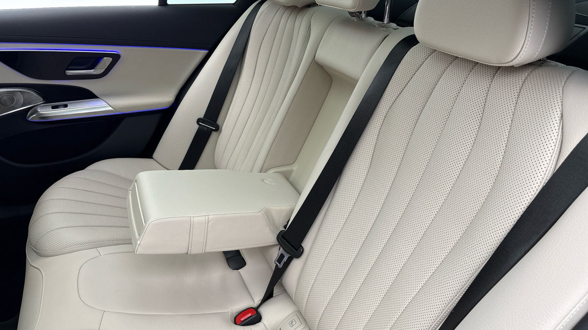 Mercedes-Benz E Class Image 9