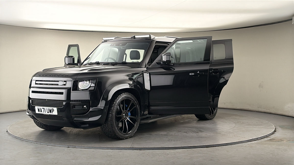 More views of Land Rover Defender 110