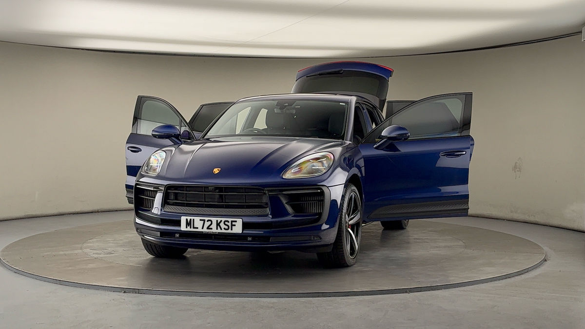 More views of Porsche Macan
