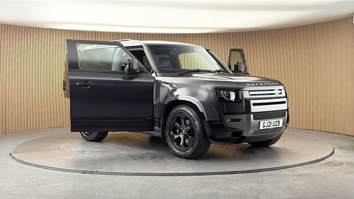 More views of Land Rover Defender 90