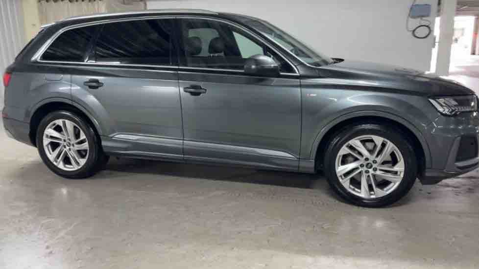 More views of Audi Q7
