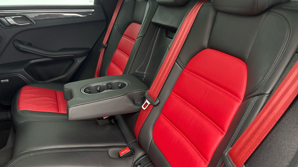 Porsche Macan Image 9