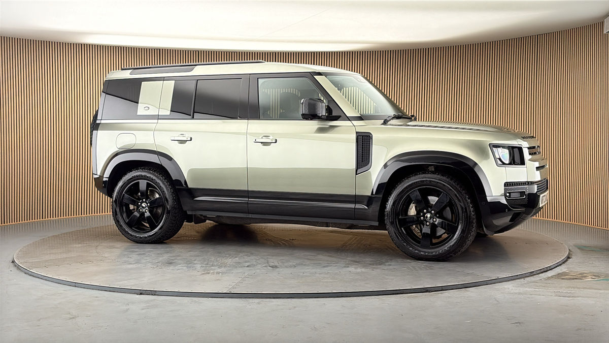 More views of Land Rover Defender 110