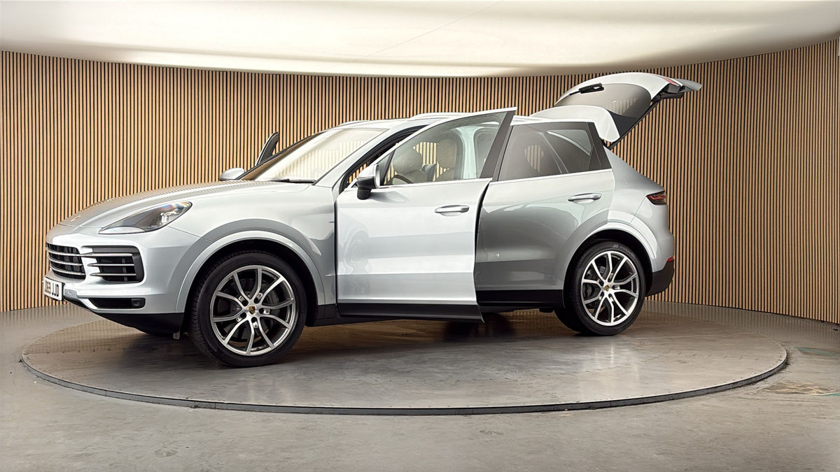 More views of Porsche Cayenne