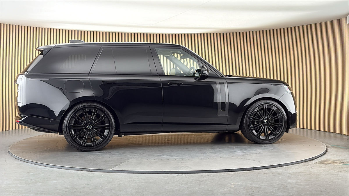 More views of Land Rover Range Rover