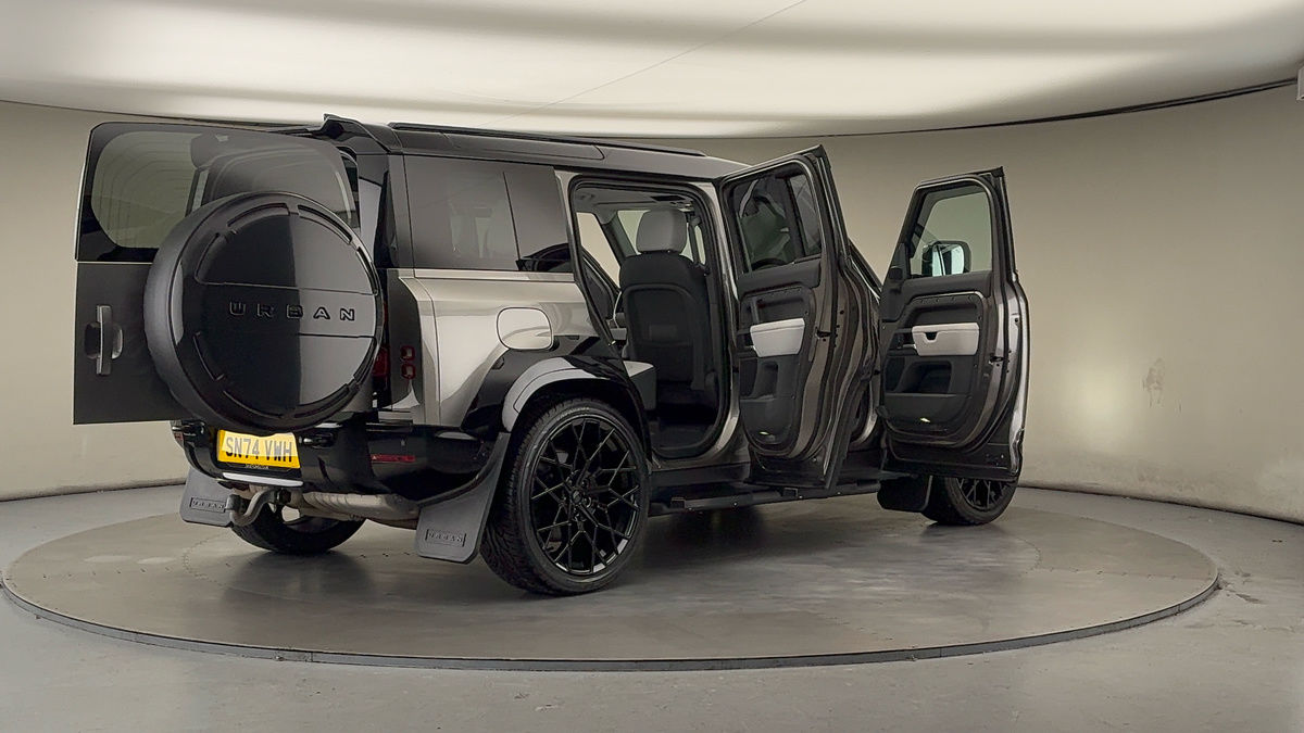 More views of Land Rover Defender 110