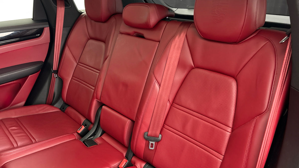 Porsche Cayenne Image 8