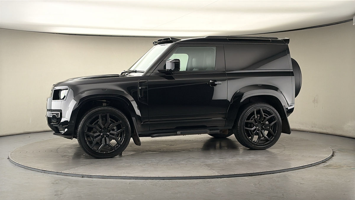 More views of Land Rover Defender 90