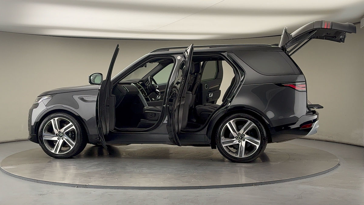 More views of Land Rover Discovery