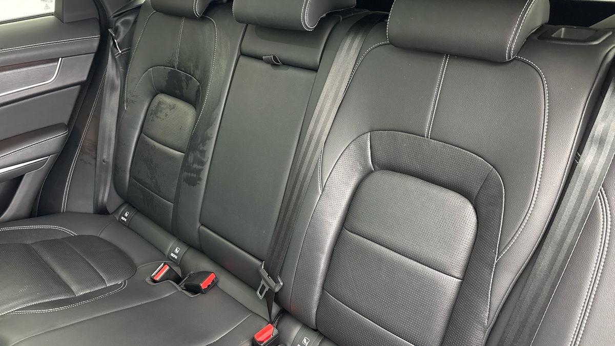 Jaguar F-PACE Image 8