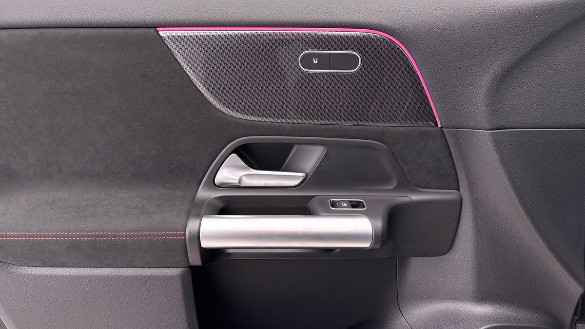 Mercedes-Benz GLA Image 19