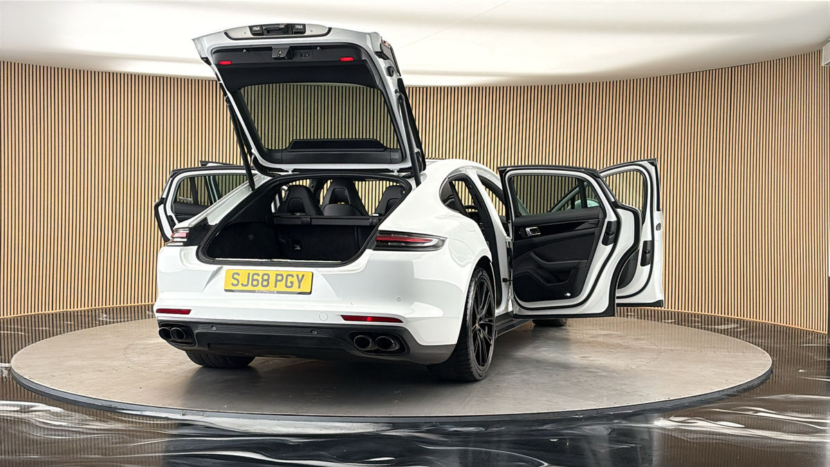 More views of Porsche Panamera