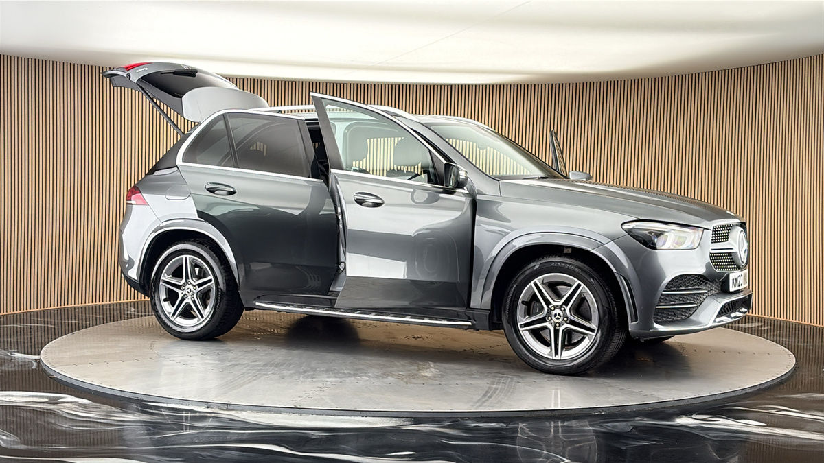 More views of Mercedes-Benz GLE