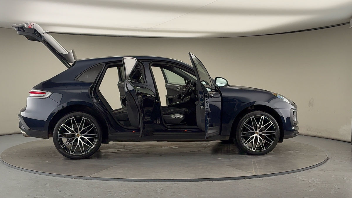 More views of Porsche Macan