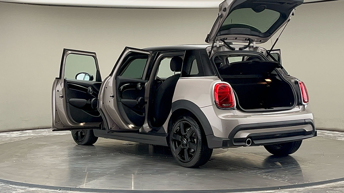 MINI Hatch Image 23