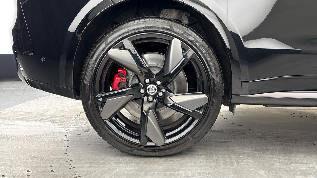 Jaguar F-PACE Image 10