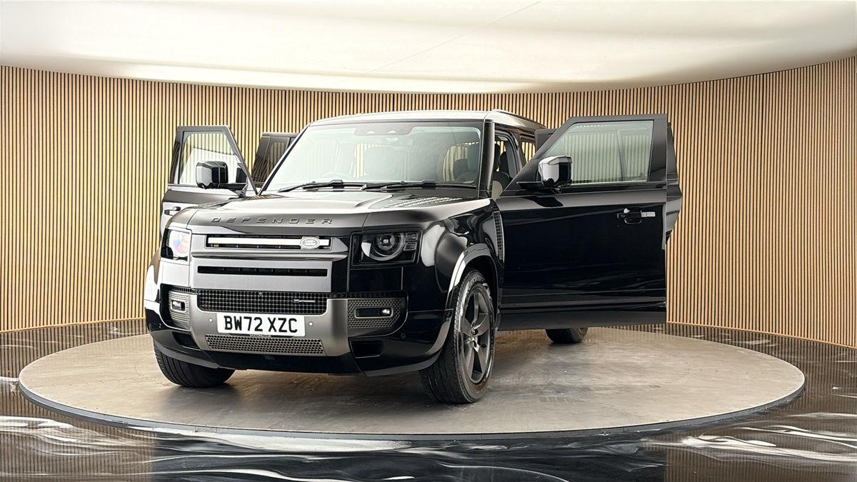 More views of Land Rover Defender 110