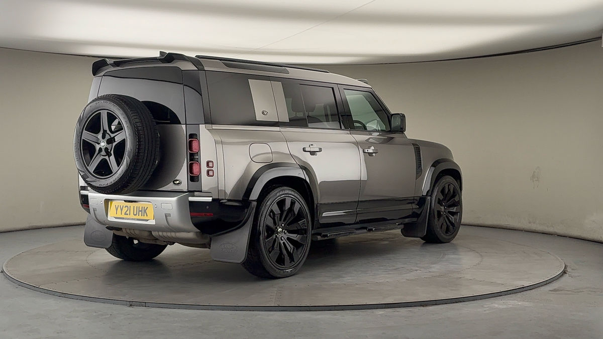 More views of Land Rover Defender 110