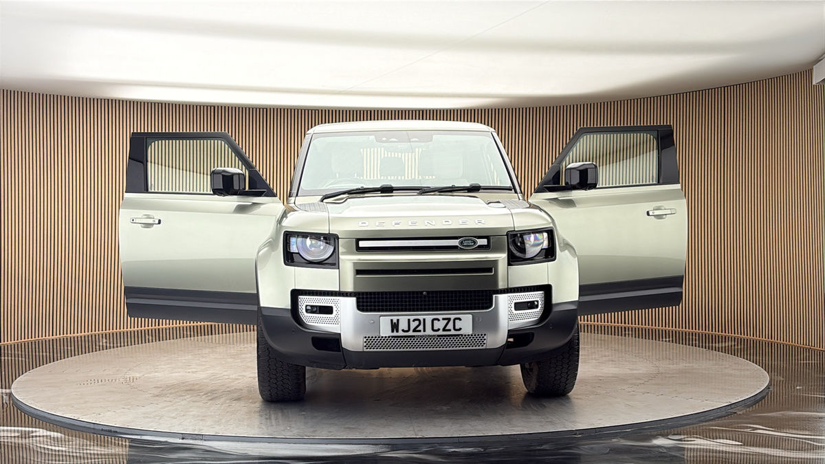 More views of Land Rover Defender 90
