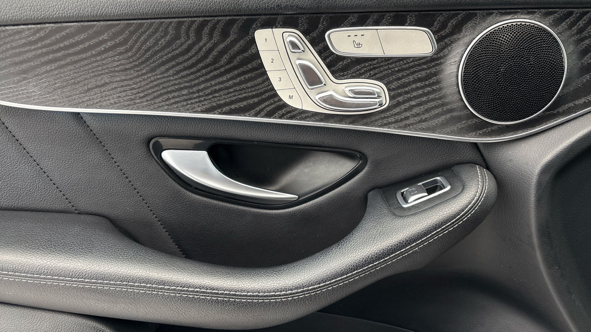 Mercedes-Benz GLC Image 19