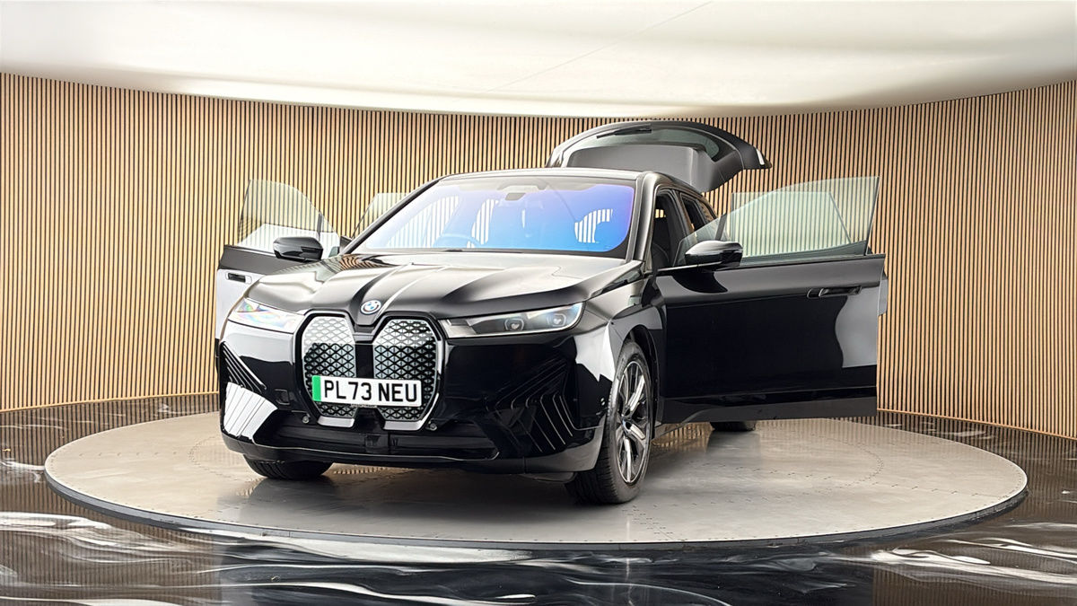 More views of BMW iX