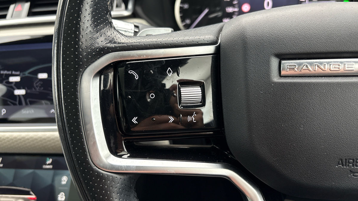 Land Rover Range Rover Velar Image 13