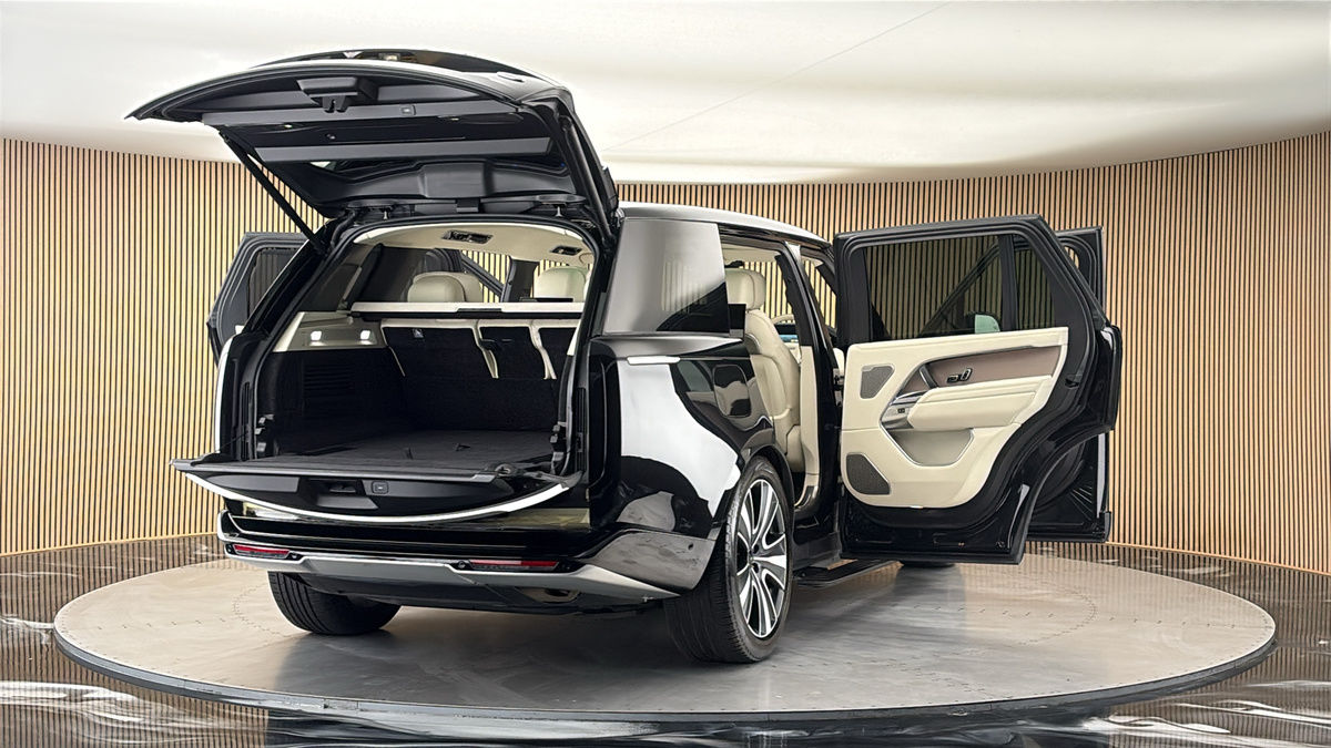 More views of Land Rover Range Rover