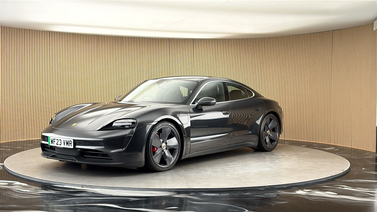 Porsche Taycan Image 21