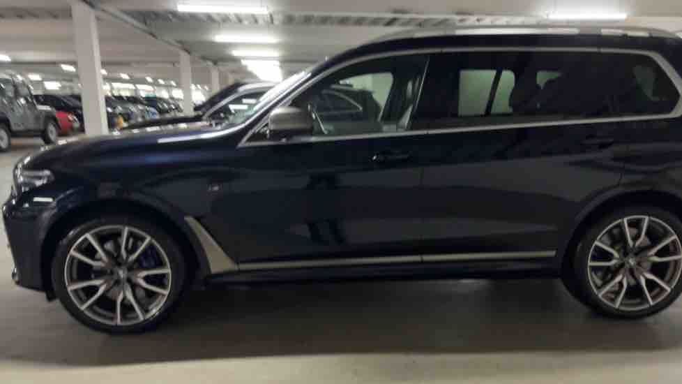 More views of BMW X7