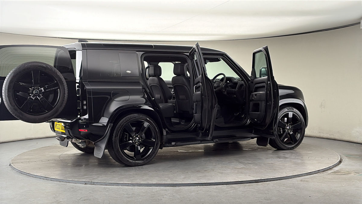 More views of Land Rover Defender 110