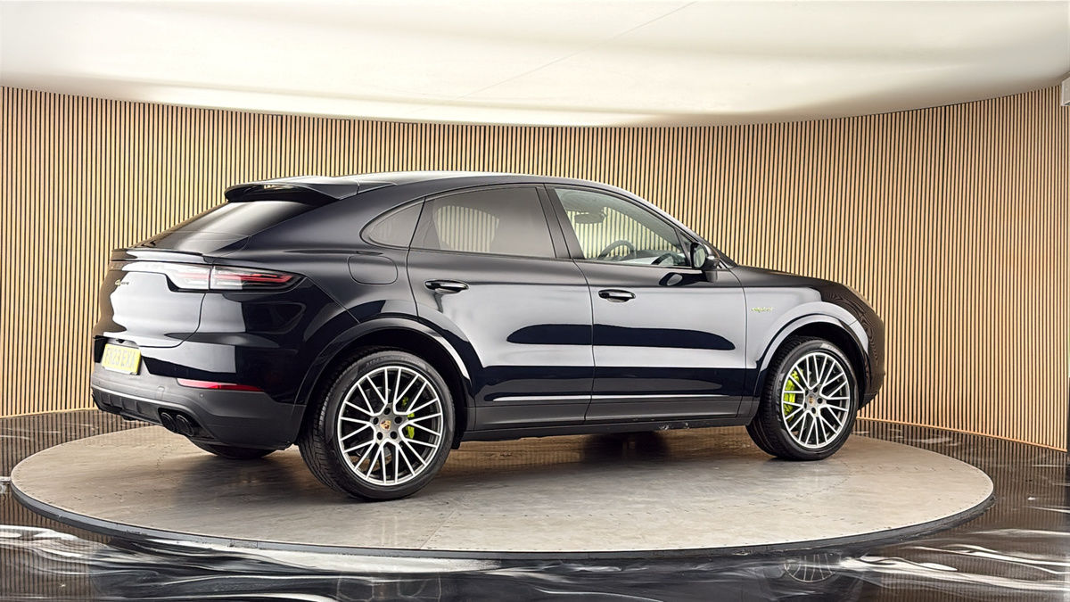 More views of Porsche Cayenne