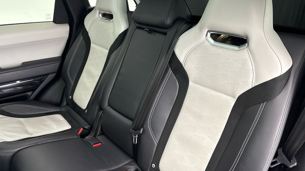 Land Rover Range Rover Sport Image 8