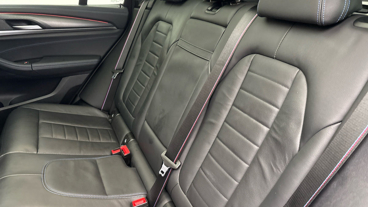 BMW iX3 Image 8
