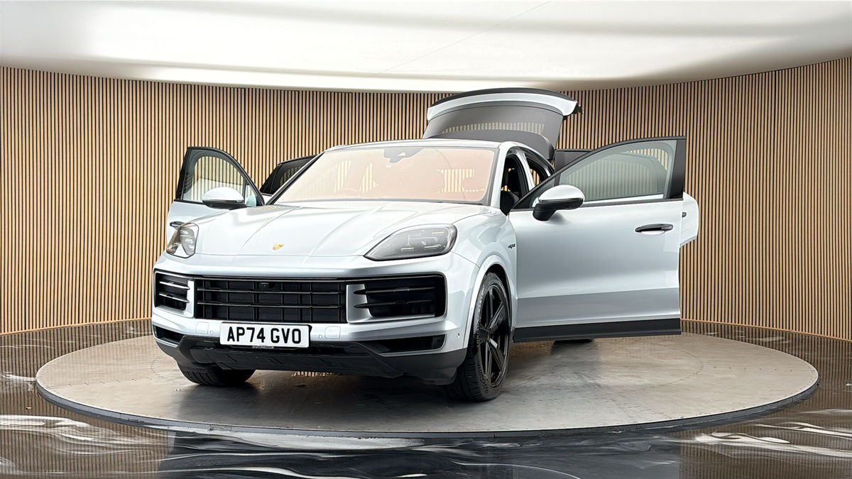More views of Porsche Cayenne