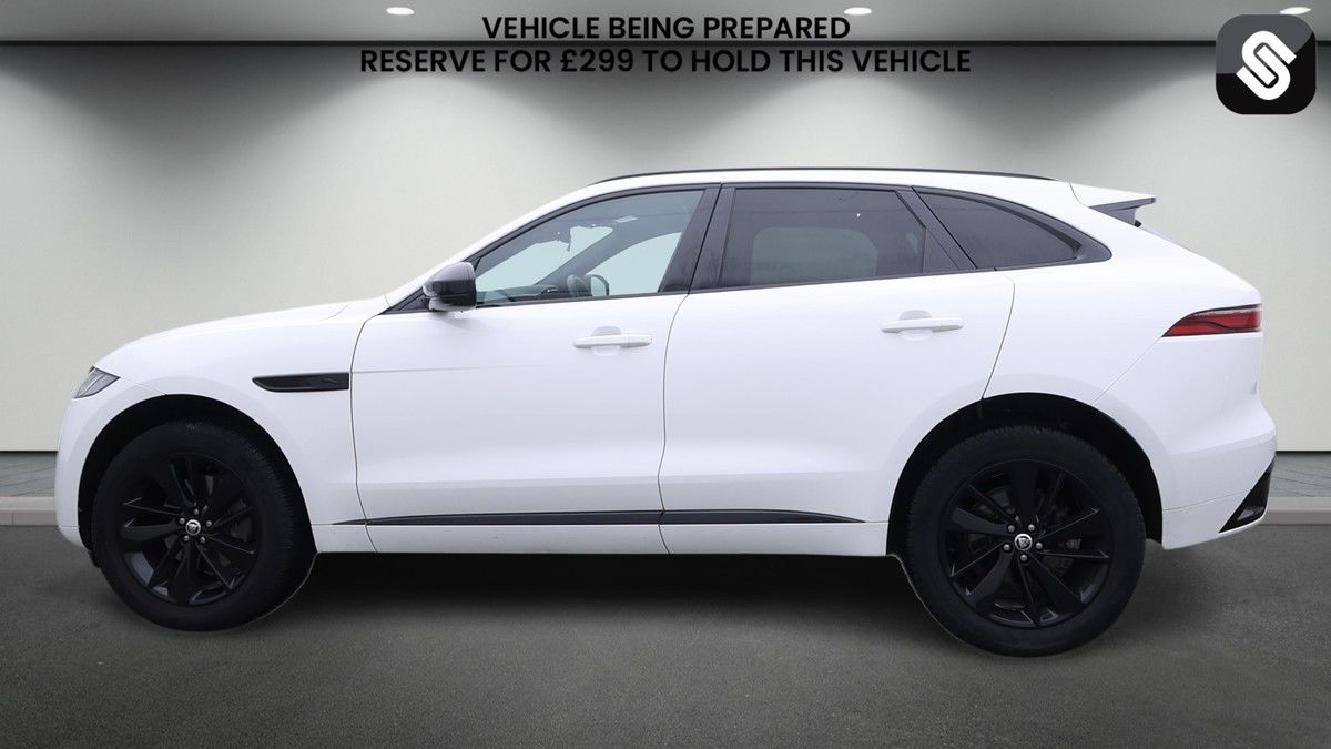 Jaguar F-PACE Image 6